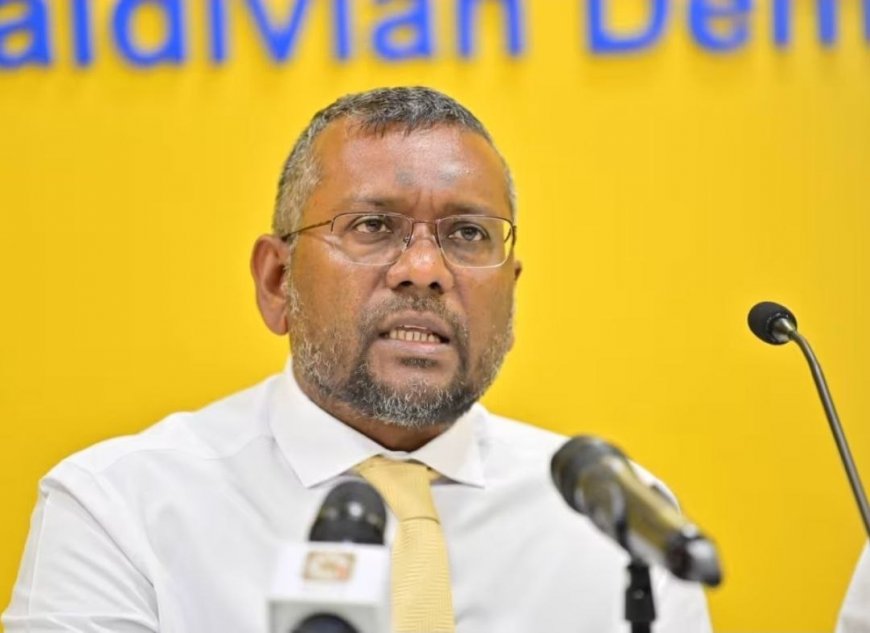 ރާއްޖޭގެ ދަރަނީގެ ހާލަތަށް ޒިންމާވާންޖެހޭނީ ކުރީގެ ރައީސް ޔާމީން: ފައްޔާޒު