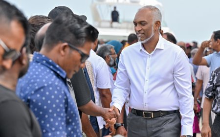 ރައީސް އއ.އަތޮޅަށް ވަޑައިގެންފި