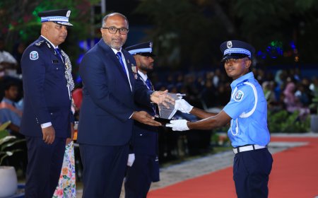 ރައްޔިތުން ބަލައިގަންނަ ގޮތުގައި ފުލުހުންގެ ޚިދުމަތް ދިނުމަކީ ކޮންމެހެން ކުރަންޖެހޭ ކަމެއް- މިނިސްޓަރ އިހުސާން