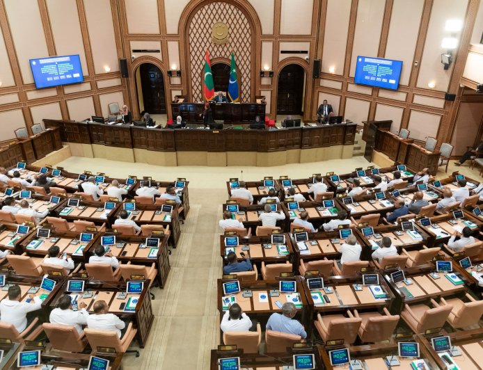 ތިން ގައުމެއްގެ ނޮން-ރެޒިޑެންޓް ސަފީރުކަމަށް ބޭފުޅުން އައްޔަންކުރުމަށް މަޖިލީހުން ރުހުން ދީފި