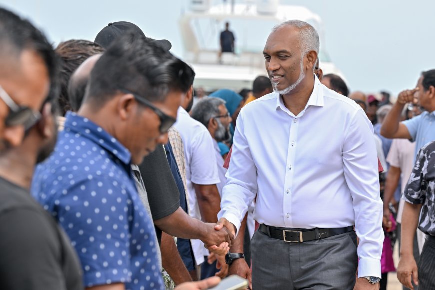 ރައީސް އއ.އަތޮޅަށް ވަޑައިގެންފި