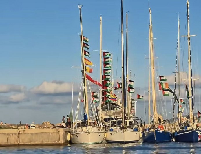 ޣައްޒާ ހިޞާރު ނައްތާލުމަށް ކަނޑުގެ ލަޝްކަރު, ގްލޯބަލް ސުމޫދު ފްލޮޓީލާ ތޫނިސް އިން ފުރައިފި