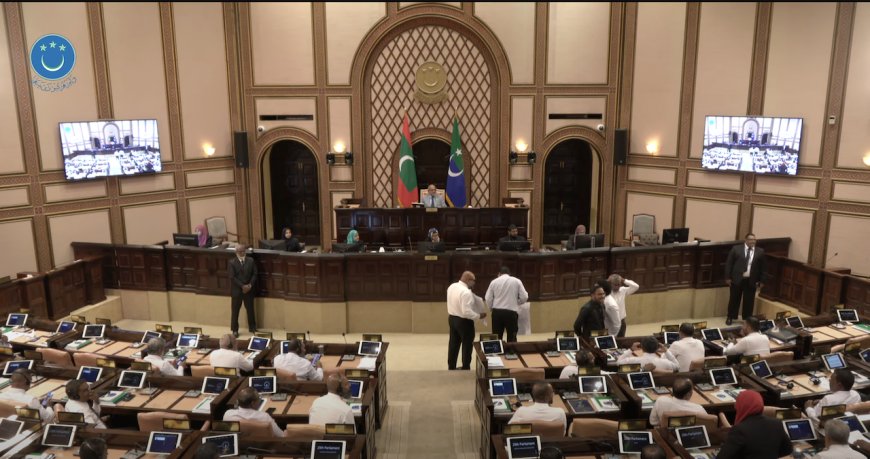 މީޑިޔާ ބިލް ފާސްކޮށްފި
