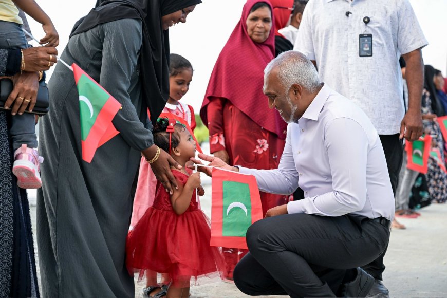 ރައީސް މުއިއްޒު 4 އަތޮޅުގެ 31 ރަށަށް!