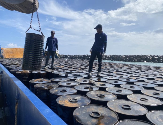 ފުވައްމުލަކު މަގުހެދުން: ތާރު އަދި އިތުރު ސާމާނު ގެންގޮސްފި