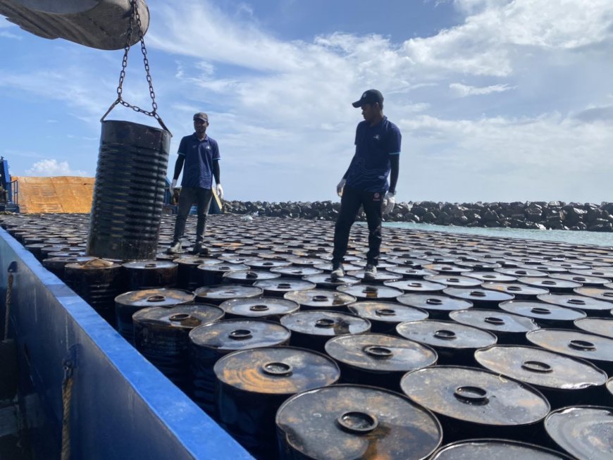 ފުވައްމުލަކު މަގުހެދުން: ތާރު އަދި އިތުރު ސާމާނު ގެންގޮސްފި