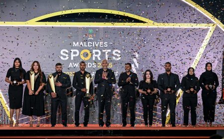 ރައީސުލްޖުމްހޫރިއްޔާ، މޯލްޑިވްސް ސްޕޯޓްސް އެވޯޑްސް 2025 ގެ ޝަރަފުވެރި އެވޯޑުތައް ހަވާލުކޮށްދެއްވައިފި