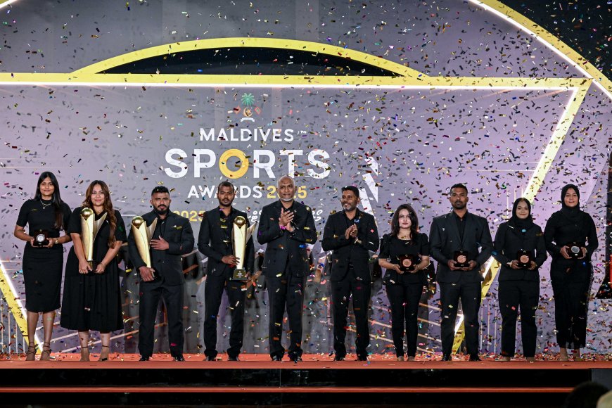 ރައީސުލްޖުމްހޫރިއްޔާ، މޯލްޑިވްސް ސްޕޯޓްސް އެވޯޑްސް 2025 ގެ ޝަރަފުވެރި އެވޯޑުތައް ހަވާލުކޮށްދެއްވައިފި