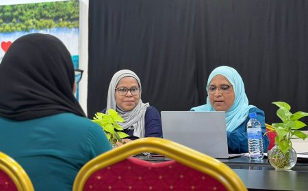 ރިޔާސީ އާއި މަޖިލިސް އިންތިޚާބު އެއް ދުވަހެއްގައި ބޭއްވުމަށް ގާނޫނީ ހުރަހެއް ނެތްކަން ހާމަކުރުމަށް ފުވައްމުލަކުގައި ސެޝަނެއް ބާއްވައިފި