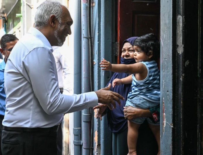 ހެންވޭރު އުތުރު ދާއިރާގެ"ދޮރުން ދޮރަށް" ހަރަކާތުގައި ރައީސް ބައިވެރިވެވަޑައިގެންފި