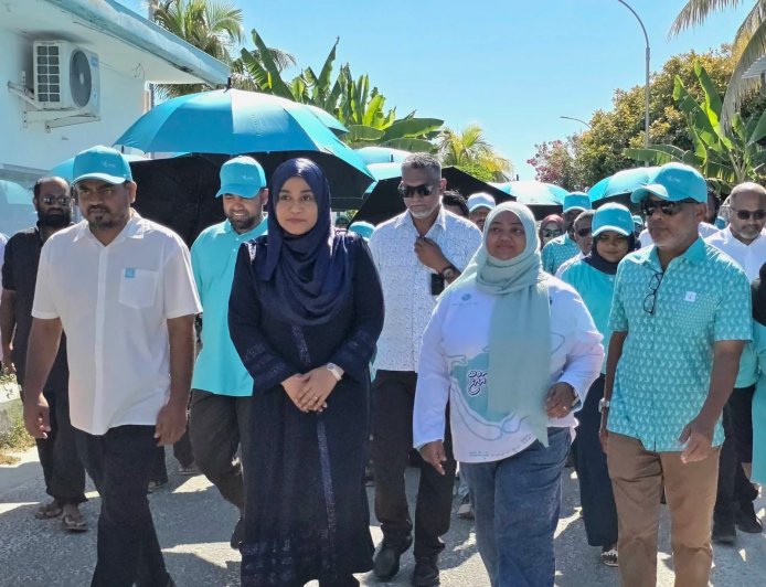 އައްޑޫ ސިޓީގެ ޕީއެންސީ ކެންޑިޑޭޓުންނަށް ތާއީދު ހޯއްދެވުމަށް މެޑަމް ސާޖިދާ "ދޮރުން ދޮރަށް" ހަރަކާތް ފަށްޓަވައިފި