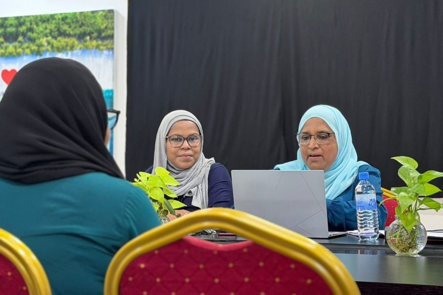 ރިޔާސީ އާއި މަޖިލިސް އިންތިޚާބު އެއް ދުވަހެއްގައި ބޭއްވުމަށް ގާނޫނީ ހުރަހެއް ނެތްކަން ހާމަކުރުމަށް ފުވައްމުލަކުގައި ސެޝަނެއް ބާއްވައިފި