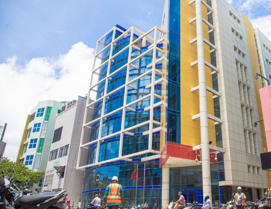 ކަސްޓަމްސް އާއި ކަރެކްޝަންސްގެ މުވައްޒަފުންގެ މުސާރަ ބޮޑުކޮށްފި