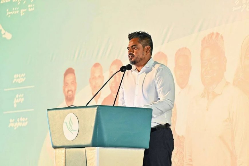 އައްޑޫގެ ކަރަންޓުގެ މައްސަލައަށް ދާއިމީ ހައްލެއް ހޯދައިނުދީ، ދެން  ވޯޓު ހޯދަން ރައްޔިތުންގެ ގާތަކަށް ނުދާނަން: މުޝްރިފް