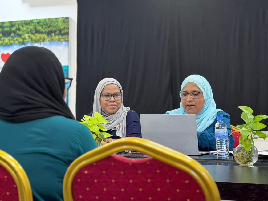 ރިޔާސީ އާއި މަޖިލިސް އިންތިޚާބު އެއް ދުވަހެއްގައި ބޭއްވުމަށް ގާނޫނީ ހުރަހެއް ނެތްކަން ހާމަކުރުމަށް ފުވައްމުލަކުގައި ސެޝަނެއް ބާއްވައިފި