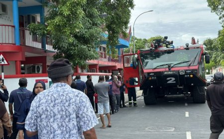 އައްޑޫ ސިޓީ ފޭދޫ ސްކޫލުގެ ލައިބްރަރީގައި ރޯވެ، އަލިފާނުގެ ނުރައްކާތެރި ހާދިސާއެއް ހިނގައިފި