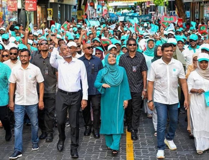 ކޮންގްރެސް ޕާޓީގެ "ރައްޔިތުންގެ ބޮޑު ހިނގާލުން" ގިނަ އަދަދެއްގެ ރައްޔިތުންނާއެކު ބާއްވައިފި