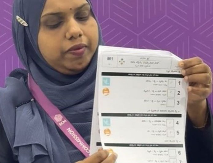 ދ. މީދޫ ކައުންސިލްގެ ރައީސްކަން ވޯޓު އަލުން ގުނުމަށްފަހު އެމްޑީއޭގެ ކެނޑިޑޭޓް ކާމިޔާބުކޮށްފި