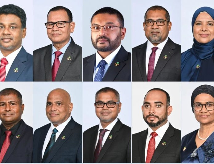 ކެބިނެޓުގެ 10 ވަޒީރަކު އިސްތިއުފާ ދެއްވައިފި