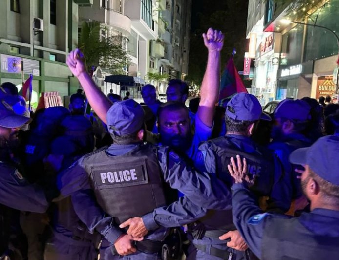 އިޖްތިމާޢީ މިންގަނޑާ ޚިލާފަށް ސިޔާސީ ޙަރަކާތް ނުހިންގުމަށް އެމްޑީޕީއަށާއި ޕީއެންއެފްއަށް އަންގައިފި