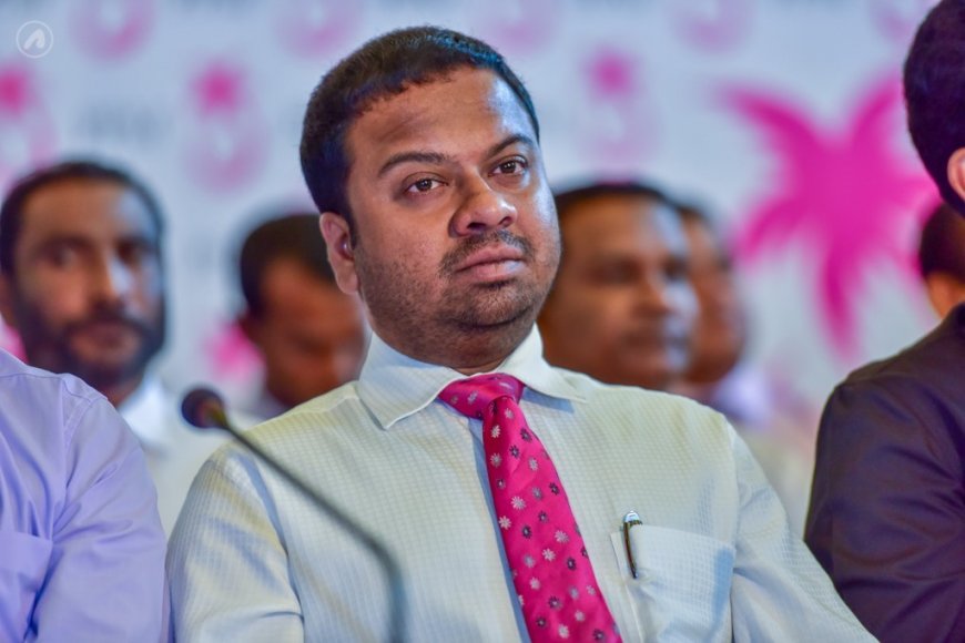 ސިޔާސީ މަގާމަކީ ހަދިޔާއެއް ނޫން، ނަތީޖާ ނުނެރެވޭނަމަ މަގާމުގައި ނުބަހައްޓާނެ: މުންދު