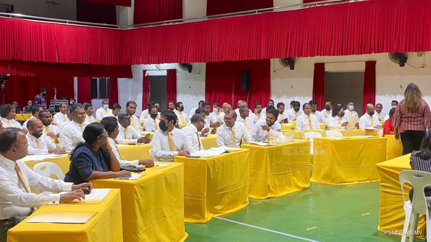 ގަޕޯ މަގާމުން ވަކިކުރަން 55 މެމްބަރުންގެ ސޮޔާއެކު ޕެޓިޝަނެއް ހުށަހަޅައިފި