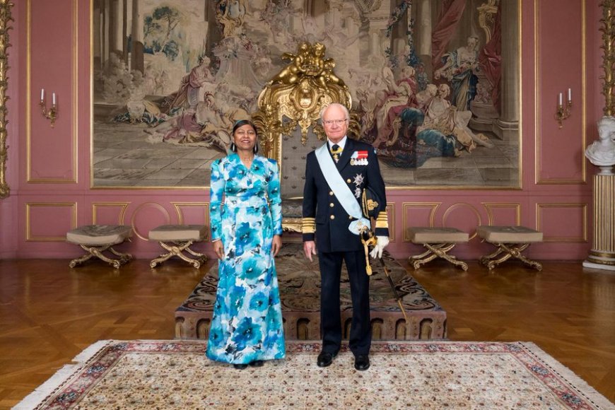 ސްވިޑަންގެ ރަސްގެފާނަށް ރާއްޖޭގެ ސަފީރު ފަތްކޮޅު އަރުވައިފި