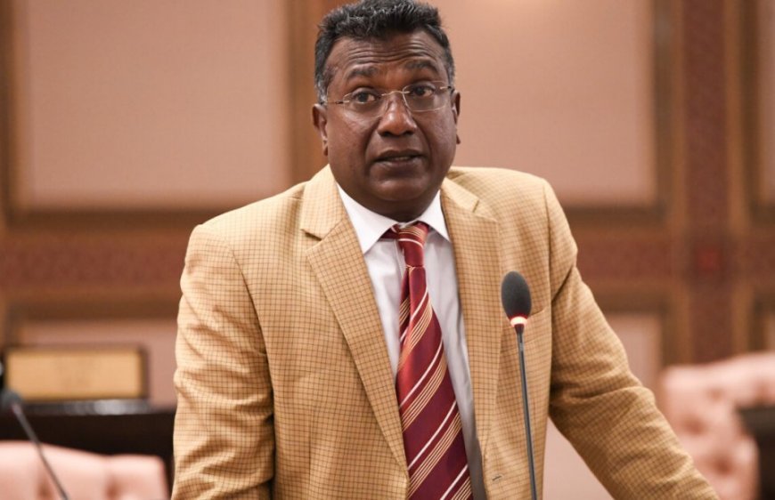 ކާށިދޫ ދާއިރާގެ ކުރީގެ މެންބަރު ޖާބިރު ޕީއެންސީއަށް ސޮއިކުރައްވައިފި