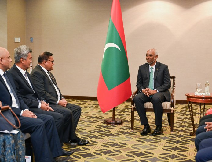 ރައީސުލްޖުމްހޫރިއްޔާގެ އަރިހަށް ސްރީލަންކާގެ ފޮރިން މިނިސްޓަރު އިޙްތިރާމްގެ ޒިޔާރަތެއް ކުރައްވައިފި