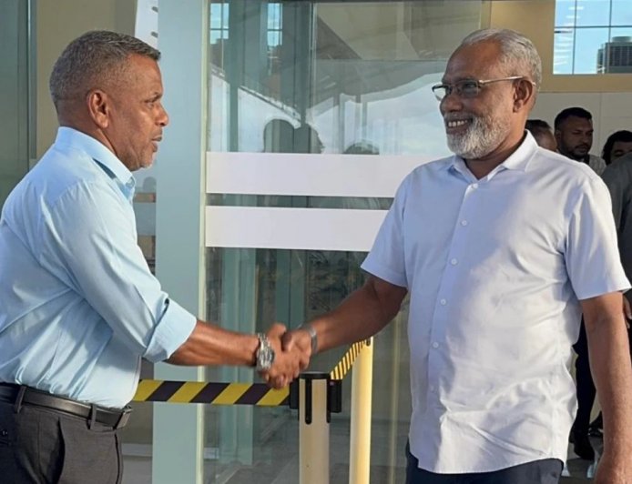 ހިތަދޫ އުތުރު ދާއިރާގެ ބައި-އިލެކްޝަން ކެމްޕެއިނަށް ކޮންގްރެސް ޕާޓީގެ އިސް ވަފުދެއް އައްޑޫއަށް