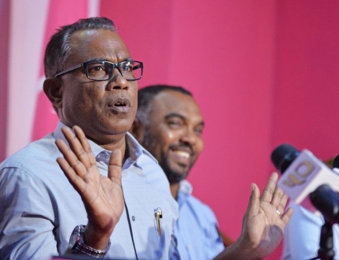 ރައީސް މުޢިއްޒުގެ އިތުބާރު ނެތްކަމުގެ ވޯޓެއް ނުނެގޭނެ، އެ ފުރުޞަތެއް ނުދޭނަން: ޢަބްދުއްރަޙީމް
