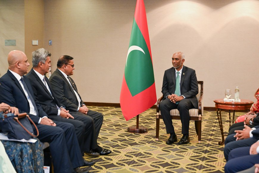 ރައީސުލްޖުމްހޫރިއްޔާގެ އަރިހަށް ސްރީލަންކާގެ ފޮރިން މިނިސްޓަރު އިޙްތިރާމްގެ ޒިޔާރަތެއް ކުރައްވައިފި