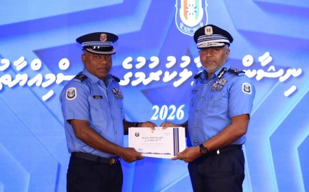 މާލެ ސަރަހައްދުގައި މަސައްކަތްކުރާ ފުލުހުންނަށް ޝަރަފުގެ ނިޝާން ދިނުމުގެ ރަސްމިއްޔާތު ބާއްވައިފި