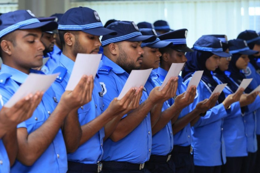 އާންމު ޚިދުމަތްތެރިންގެ ޚިދުމަތްތަކަށް ތަޢުރީފު ކުރައްވައި، ރައީސުލްޖުމްހޫރިއްޔާ، އެ ބޭފުޅުންގެ އިޚްލާސްތެރި މަސައްކަތްތައް ފާހަގަކުރައްވައިފި