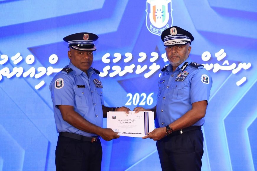 މާލެ ސަރަހައްދުގައި މަސައްކަތްކުރާ ފުލުހުންނަށް ޝަރަފުގެ ނިޝާން ދިނުމުގެ ރަސްމިއްޔާތު ބާއްވައިފި