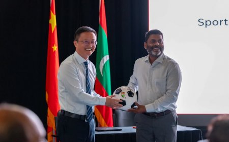 ޗައިނާއިން ރާއްޖެއަށް ގިނަ އަދަދެއްގެ ކުޅިވަރު ސާމާނު ހަދިޔާކޮށްފި