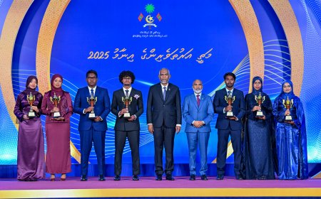 ރައީސުލްޖުމްހޫރިއްޔާ، "މަތީ އަރުތަވެރިންގެ އިނާމު 2025" ގެ ފަސްވަނަ ދަންފަޅި ޝަރަފުވެރިކޮށްދެއްވައިފި