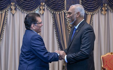 ބަންގްލަދޭޝްގެ ޚާރިޖީ ވަޒީރު ރައީސުލްޖުމްހޫރިއްޔާގެ އަރިހަށް އިޙުތިރާމުގެ ޒިޔާރަތެއް ކުރައްވައިފި