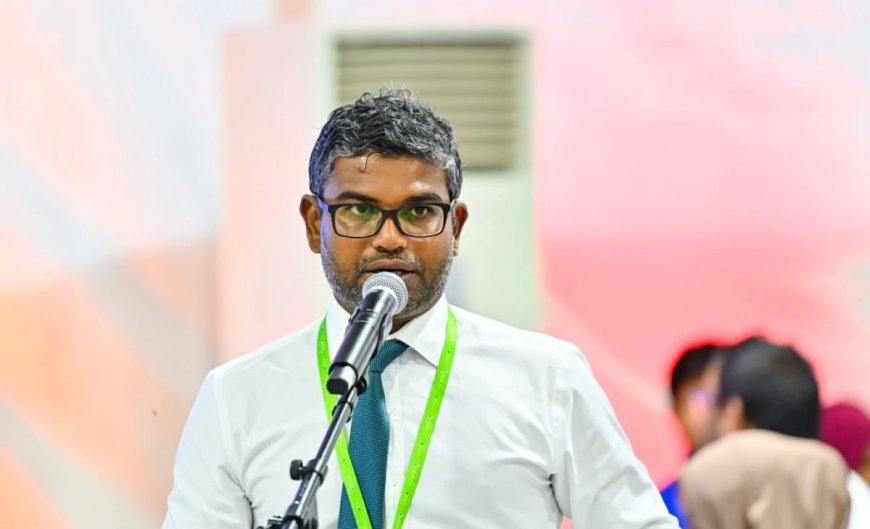 ޕާޓީ ބަދަލުކުރުމާ ގުޅިގެން  ވ. ތިނަދޫ ކައުންސިލްގެ ރައީސްގެ ގޮނޑި ހުސްވެއްޖެކަމަށް އެލްޖީއޭއިން ކަނޑައަޅައިފި