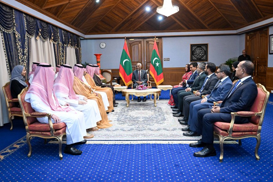 ދިވެހިރާއްޖެއަށް ޒިޔާރަތްކުރައްވަމުންގެންދަވާ ސަޢޫދީ ޢަރަބިއްޔާގެ ވަފުދު، ރައީސުލްޖުމްހޫރިއްޔާގެ އަރިހަށް އިޙުތިރާމުގެ ޒިޔާރަތެއް ކުރައްވައިފި