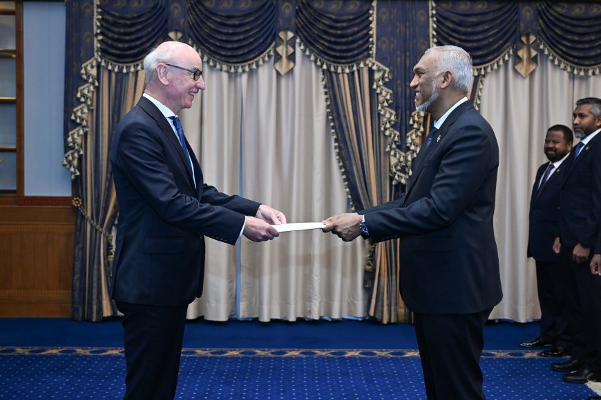 އޮސްޓްރިއާ ސަރުކާރުން ދިވެހިރާއްޖެއަށް ކަނޑައެޅުއްވި ސަފީރުގެ ފަތްކޮޅު، ރައީސުލްޖުމްހޫރިއްޔާއަށް އަރުވައިފި