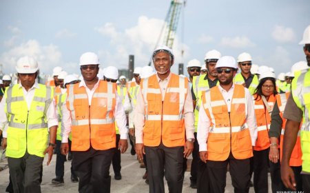 ރައީސުލްޖުމްހޫރިއްޔާ ތިލަމާލެ ބުރިޖުގެ މަސައްކަތް ބައްލަވާލައްވައި، ފައިމަގުގައި ވިލިމާލެއަށް ވަޑައިގެންފި