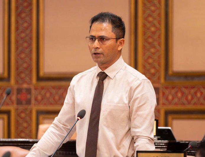 ދައުލަތުގެ ރަށްތައް ވަކި ބައެއްގެ ތަރިކަ މުދަލަށް ވެފައި އޮތް އޮތުން ނިމުމަކަށް ގެންނަންޖެހޭ: މެންބަރު އިއްބެ