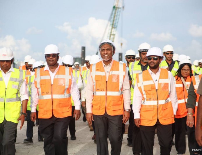 ރައީސުލްޖުމްހޫރިއްޔާ ތިލަމާލެ ބުރިޖުގެ މަސައްކަތް ބައްލަވާލައްވައި، ފައިމަގުގައި ވިލިމާލެއަށް ވަޑައިގެންފި