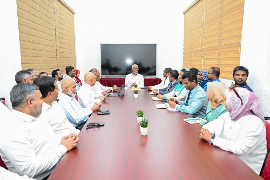 އަރިއަތޮޅު އުތުރުބުރީ އުކުޅަހުގެ ތަރައްޤީގެ އެންމެ ފަހުގެ މައުލޫމާތު ހޯދުމަށް، ރައީސުލްޖުމްހޫރިއްޔާ  އެރަށުގެ ބައެއް މުއައްސަސާތަކާއި ބައްދަލުކުރައްވައިފި