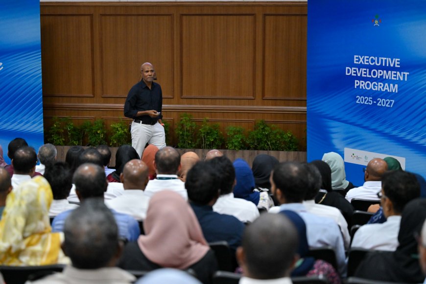 އިސް މުވައްޒަފުންގެ ހުނަރާއި ޤާބިލުކަން އިތުރުކުރުމުގެ ޕުރޮގުރާމުގެ ފަސްވަނަ ސެޝަން، ރައީސުލްޖުމްހޫރިއްޔާގެ އޮފީހުން ކުރިއަށްގެންދަވައިފި