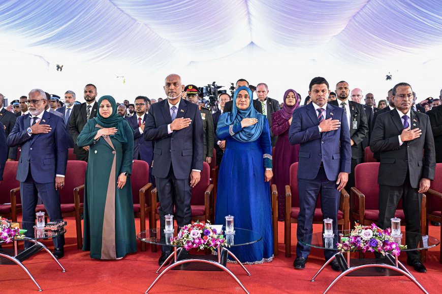 ރައީސުލްޖުމްހޫރިއްޔާ، ޤައުމީ ދުވަހުގެ ރަސްމީ ޖަލްސާ ޝަރަފުވެރިކޮށްދެއްވައިފި