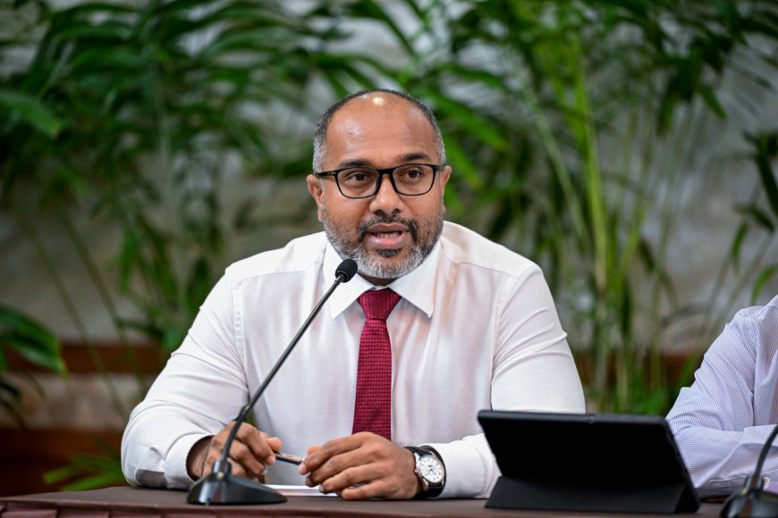 ކަޅުބާޒާރުގައި ޑޮލަރު މާރުކުރުމަކީ ޖިނާއީ ކުށެއް، ގާނޫނު ތަންފީޒުކުރަން ފަށައިފި: މިނިސްޓަރު އިޙްސާން