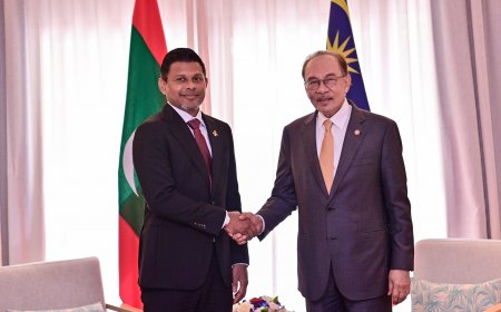 ރައީސުލްޖުމްހޫރިއްޔާގެ ނައިބު މެލޭޝިއާގެ ބޮޑުވަޒީރުގެ އަރިހަށް އިޙްތިރާމުގެ ޒިޔާރަތެއް ކުރައްވައިފި