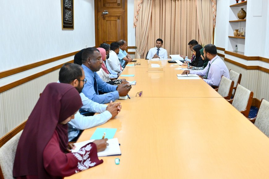 ރައީސުލްޖުމްހޫރިއްޔާގެ ނައިބު ހދ. ނޮޅިވަރަންފަރު ކައުންސިލާ ބައްދަލުކުރައްވައި އެރަށުގެ ތަރައްޤީގެ މުހިންމު ކަންކަމާ ގުޅޭގޮތުން މަޝްވަރާކުރައްވައިފި